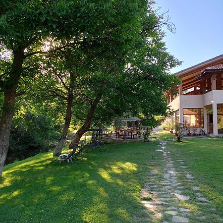 Perperеshka River Villas Stremtsi Exteriör bild
